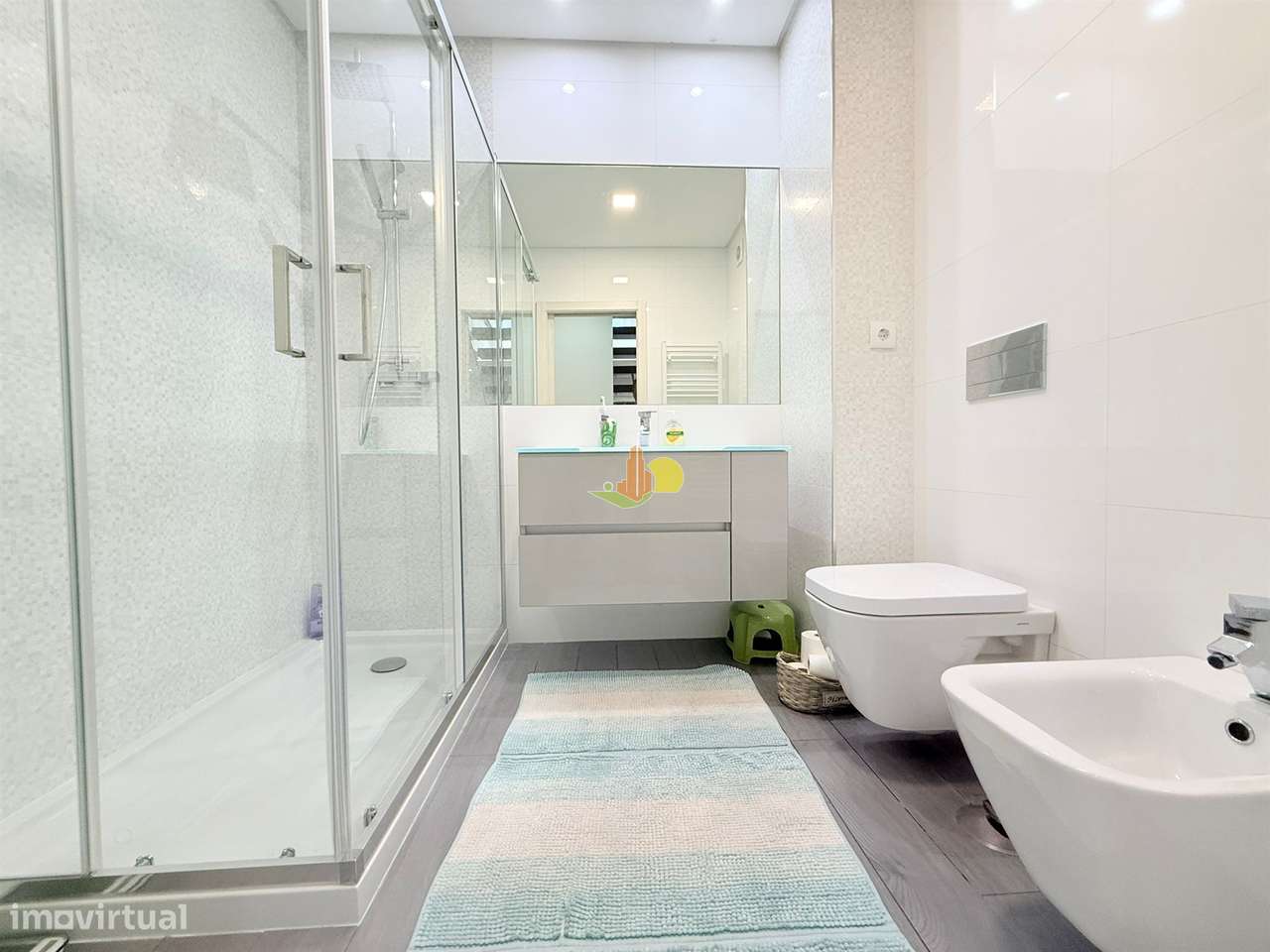 T4+1 Duplex com garagem dupla e terraço privativo-15