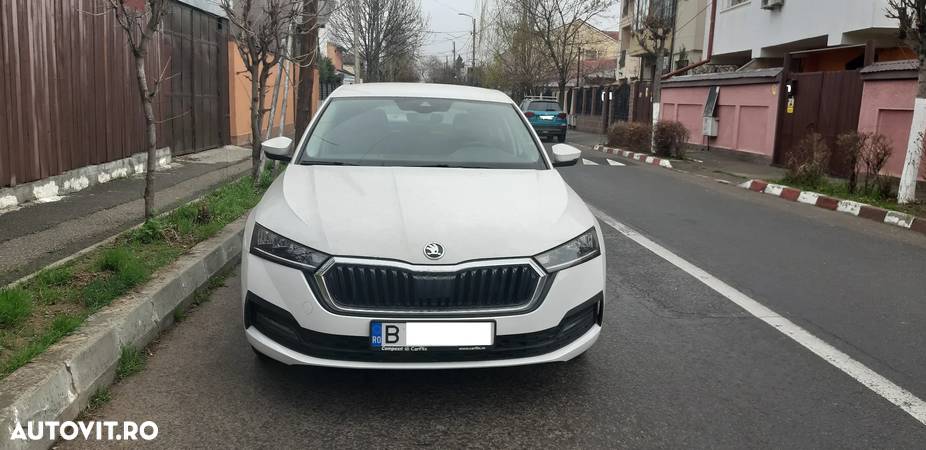 Skoda Octavia 2.0 TDI DSG Ambition - 1