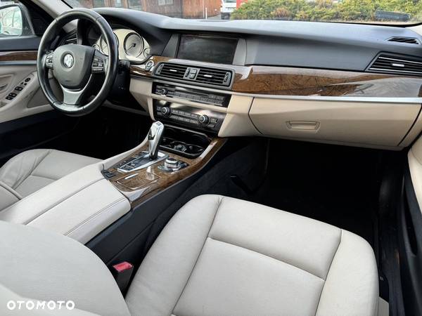 BMW Seria 5 530d xDrive Luxury Line - 13