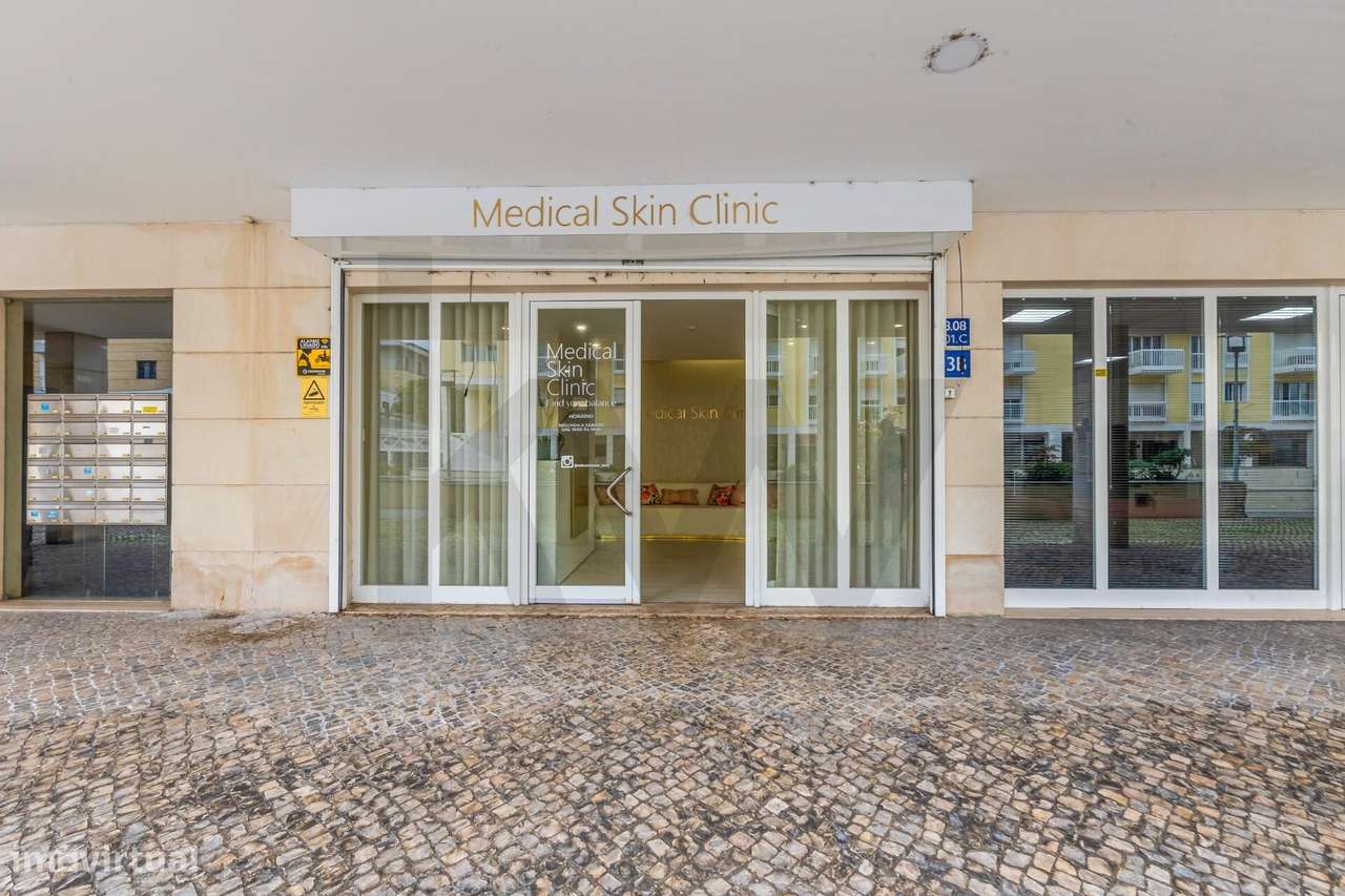 Trespasse de Loja (Clínica atualmente) com Terraço - Parque das Nações - Grande imagem: 2/21