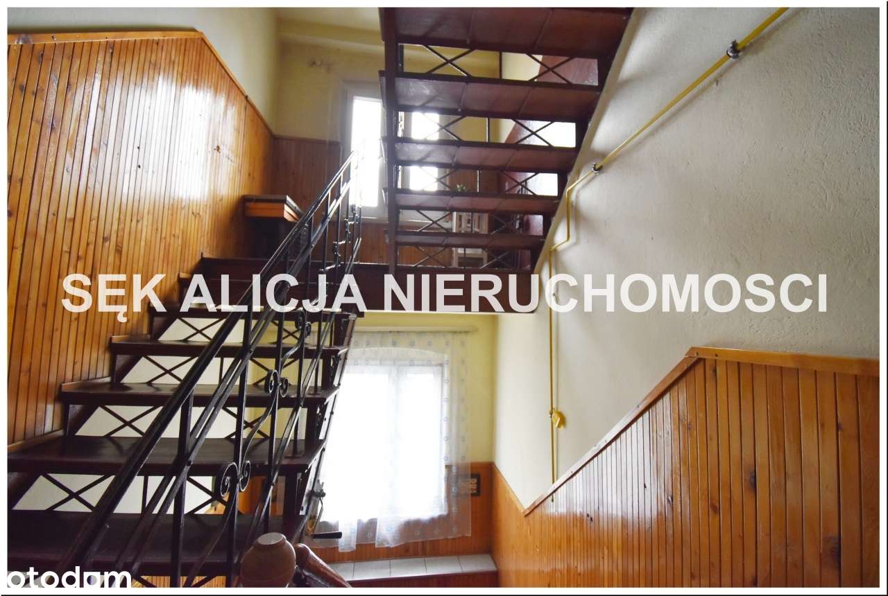 Kamienica z dużym parkingiem i ogrodem-10