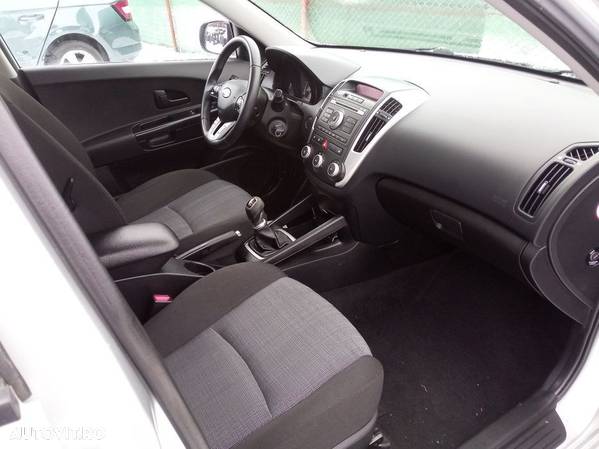 Dezmembrez Kia Ceed Facelift 1,6 Crdi - 4