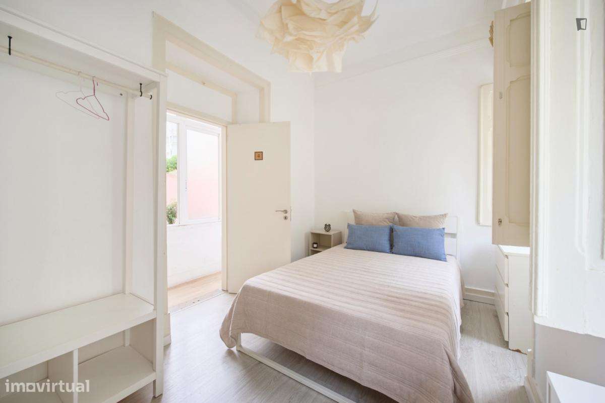 Quarto - localizado em Alameda Lisbon - Grande imagem: 4/10