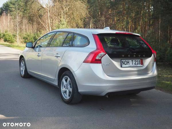 Volvo V60 D3 Geartronic Momentum - 16