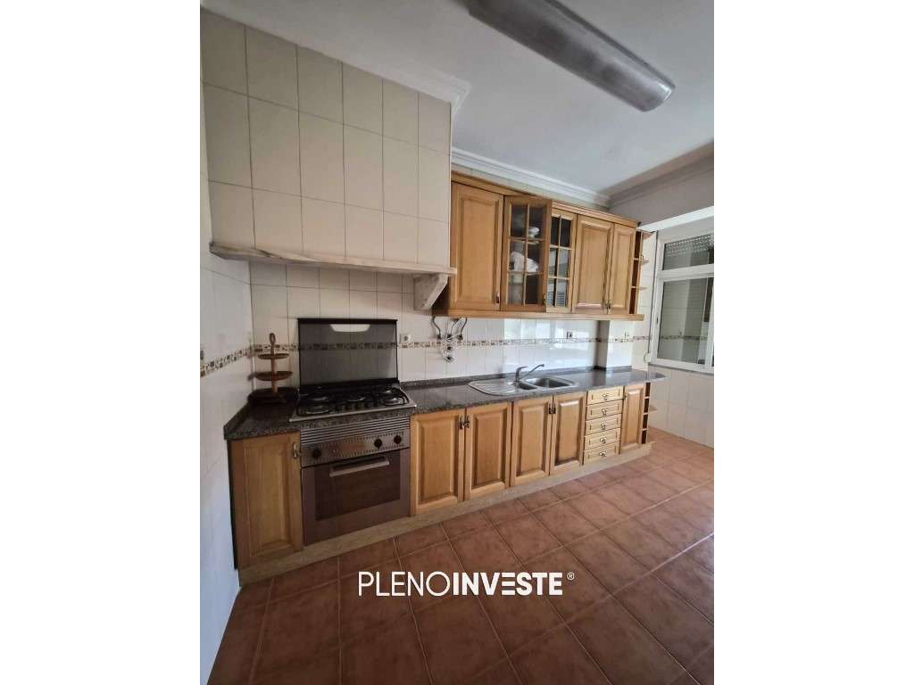 Apartamento T2 com Varandas na Torre da Marinha-14
