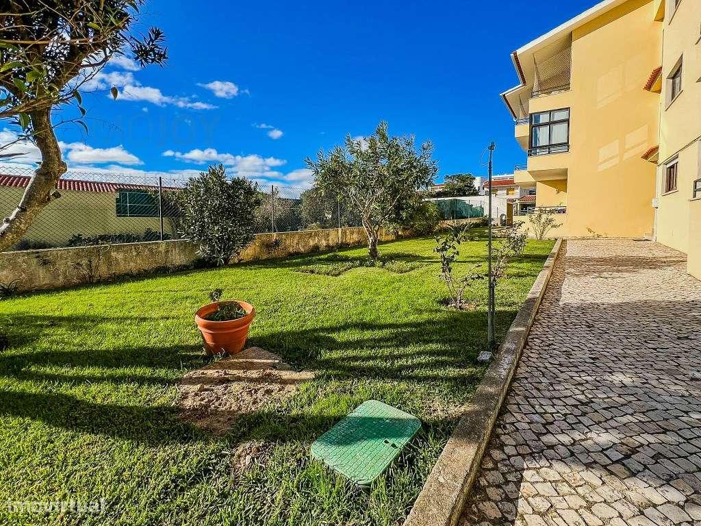 Simpático Apartamento T2 para Venda em Alvide-14