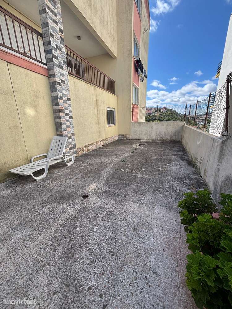 T3 RC Grande Terraço, Jardim, Fogão Lenha e Churrasqueira-0