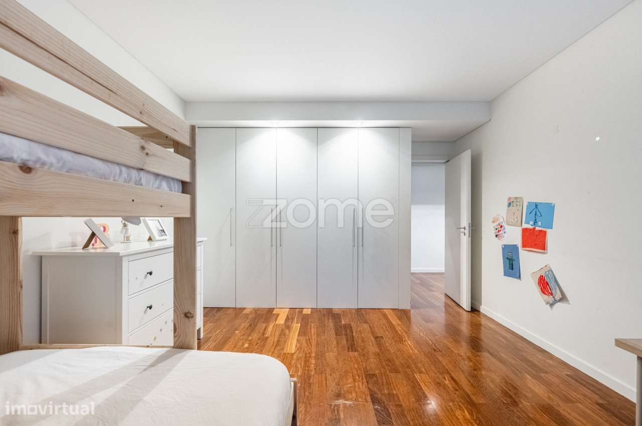 Apartamento T3 com Garagem Box para 2 carros - Edifício Antas Houses-9