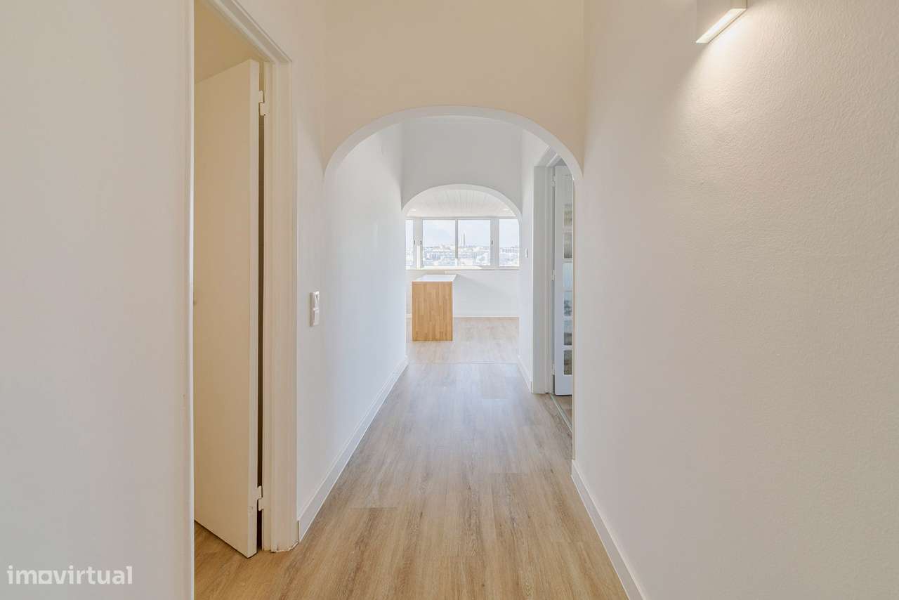 Apartamento T2 remodelado - Laranjeiro-11