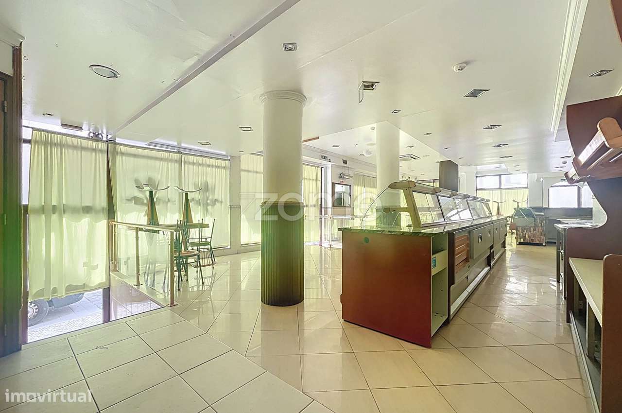 Espaço comercial com boas áreas e potencialidade de negócio. - Grande imagem: 4/25