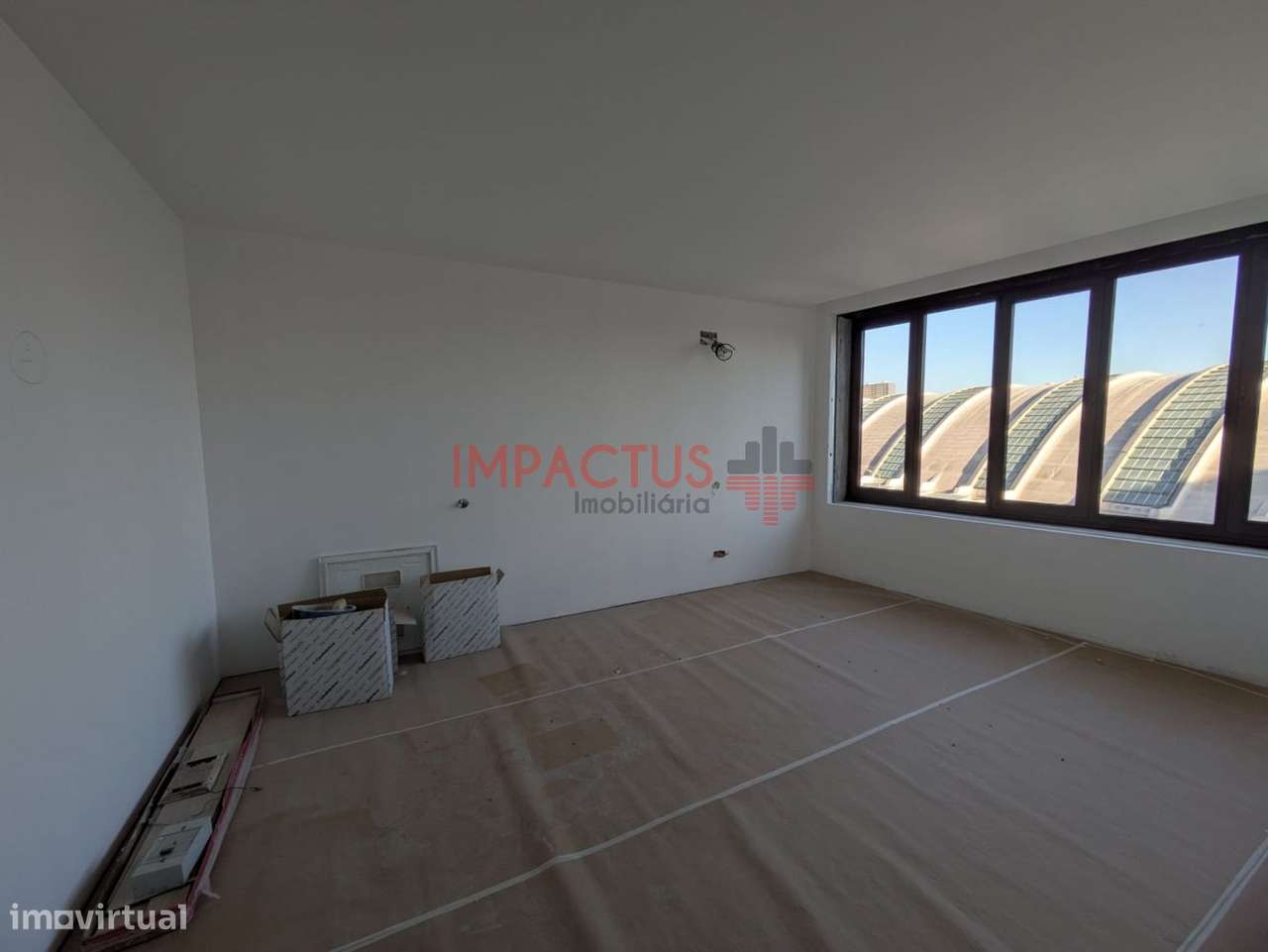 Apartamento T2 com terraço junto ao Metro - Grande imagem: 5/19