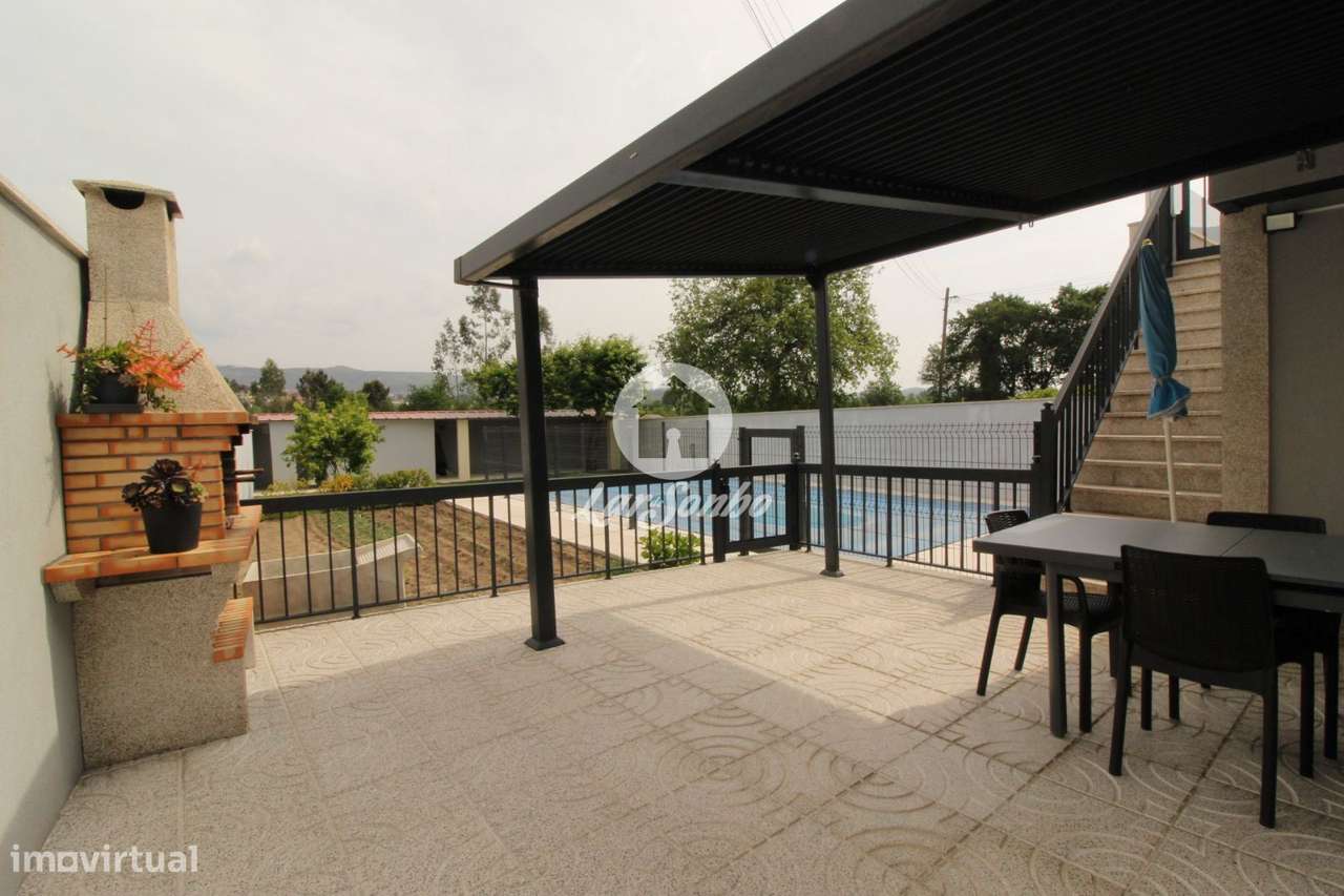 Moradia individual com piscina Fafe-14