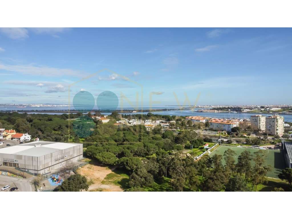 Moradia T2+2 com garagem e jardim, a dois passos do Parque do Serra...-54