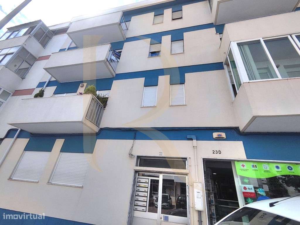 Apartamento T2 com varanda nas Paivas - Seixal-25