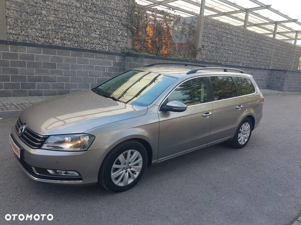 Volkswagen Passat Variant 2.0 TDI DSG BlueMotion Technology Comfortline - 2