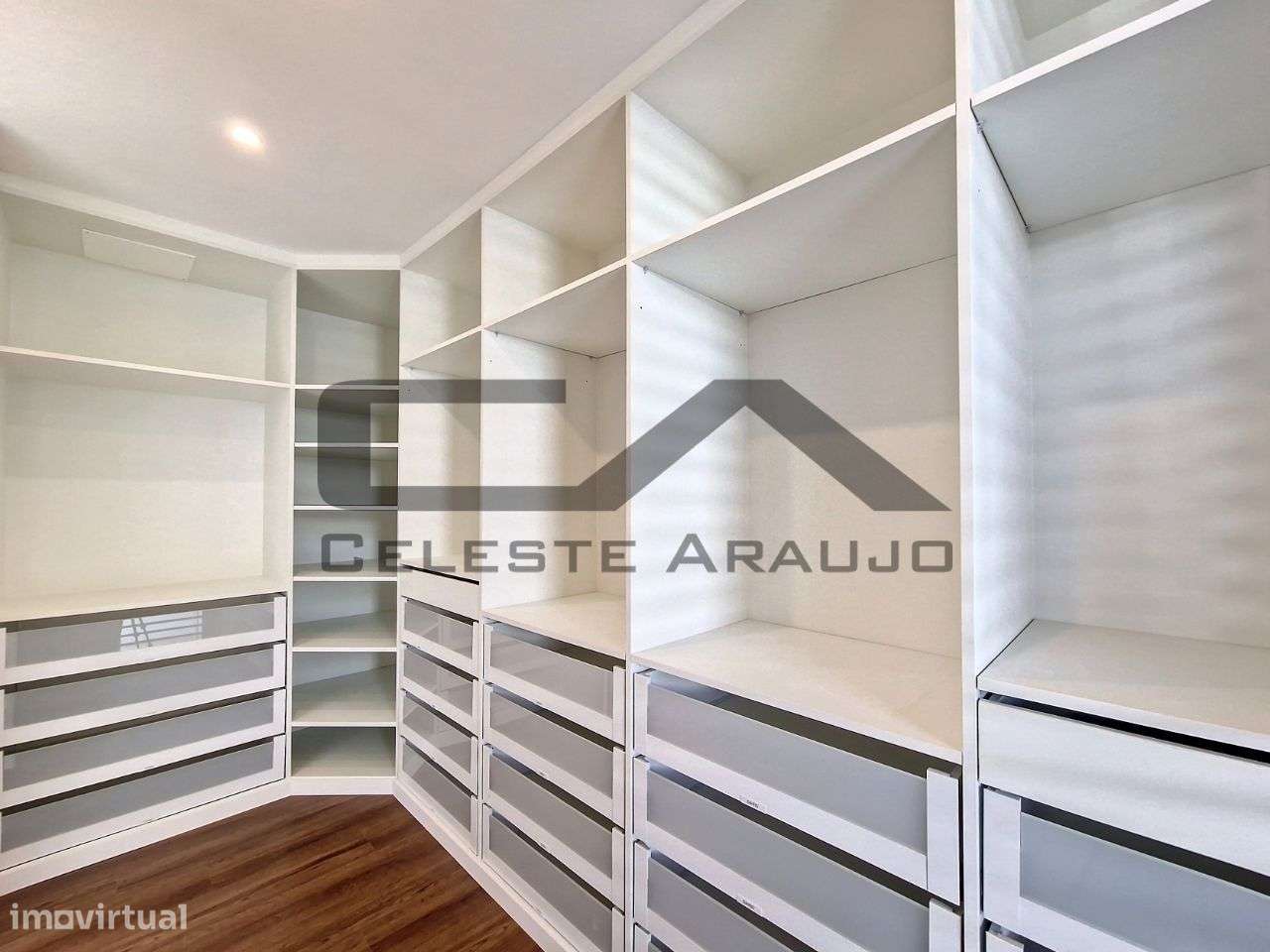 Moradia T4+1 Térrea, com piscina, Rio Meão-43