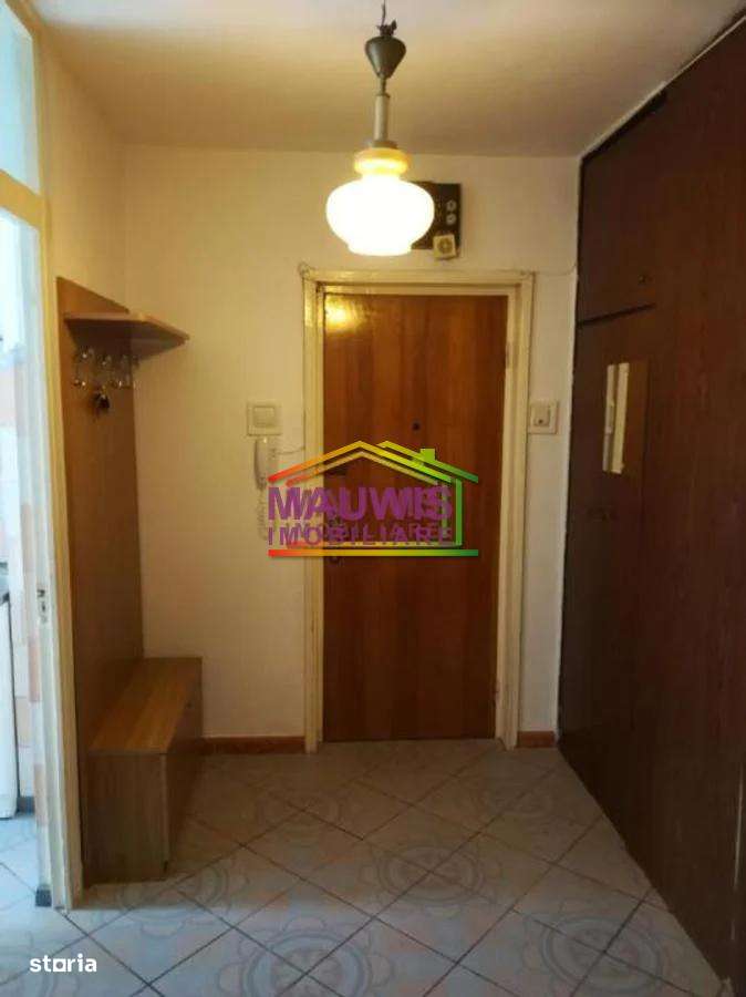 Mosilor / Eminescu / vis a vis de Pizza Hut / bl 1980 /-4