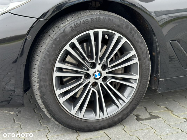 BMW Seria 5 540d xDrive Touring Sport Line - 12