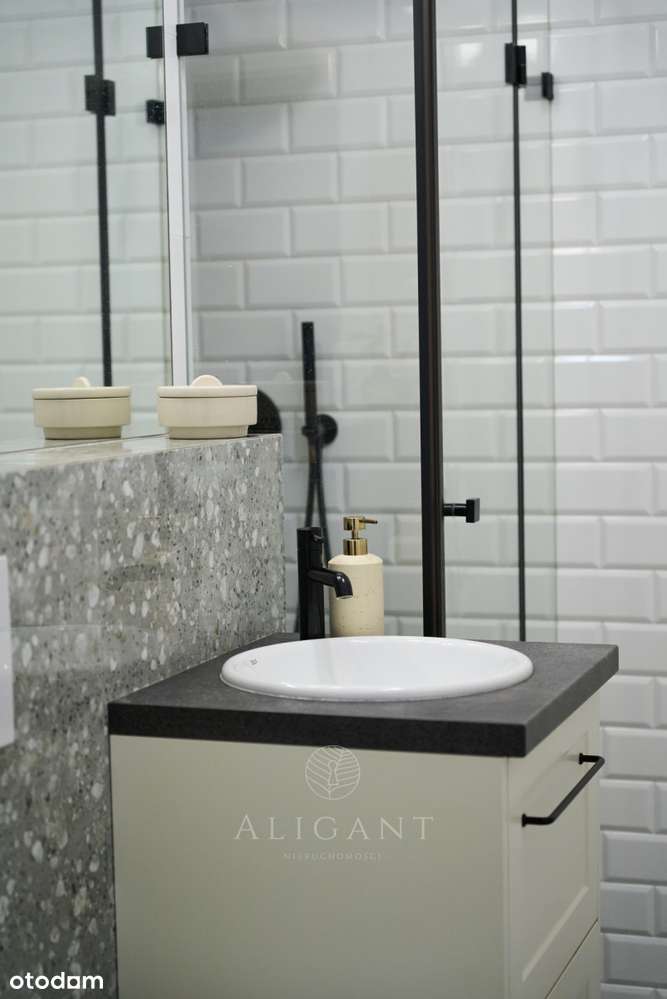 Klimatyczne 2 pokoje * 50 m² * oddzielna kuchnia*-15