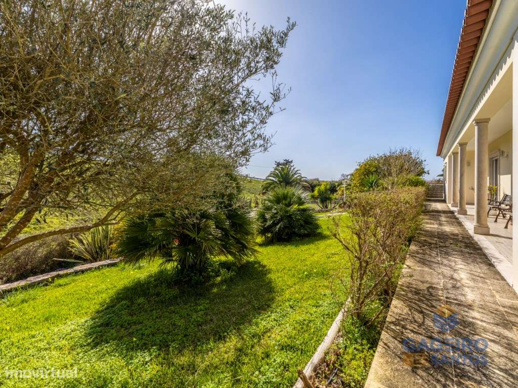 Moradia Independente T4 +1 em São Martinho do Porto-40