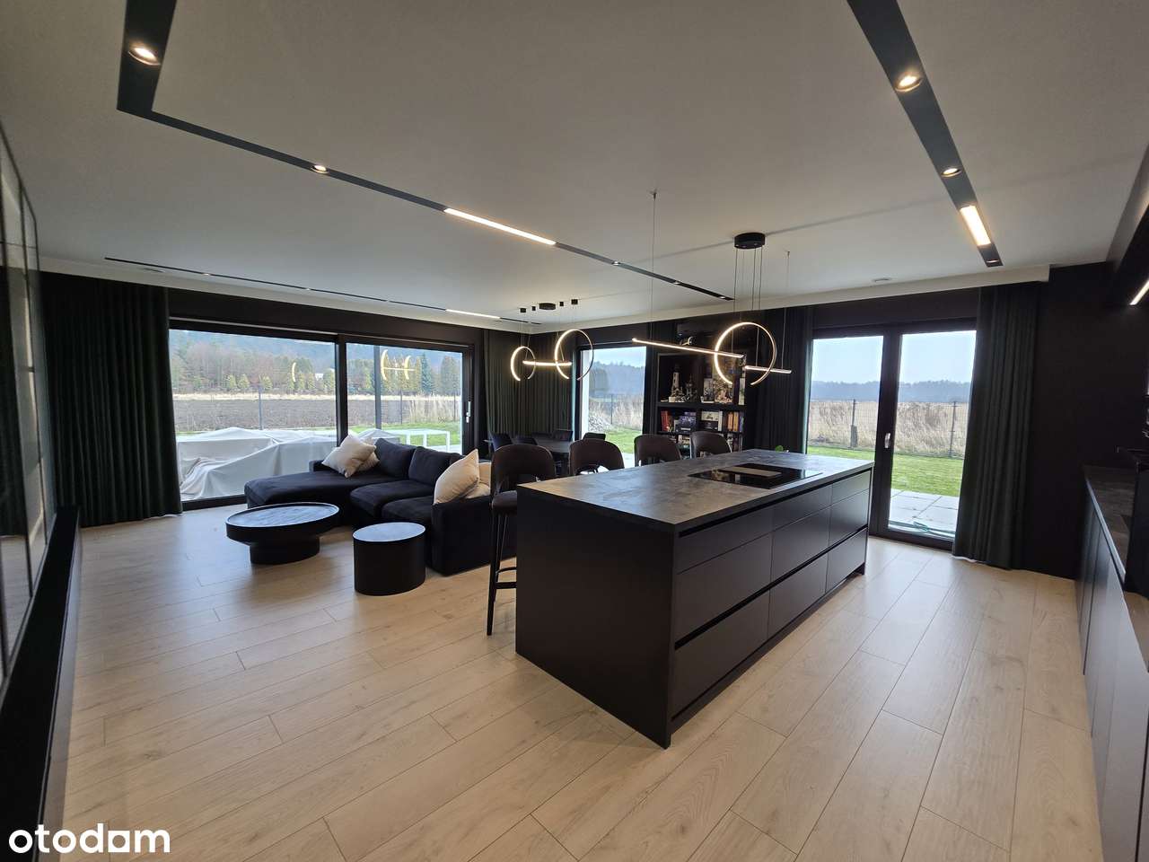 Nowoczesny dom z garażem w spokojnej okolicy - Pełny obrazek: 2/20