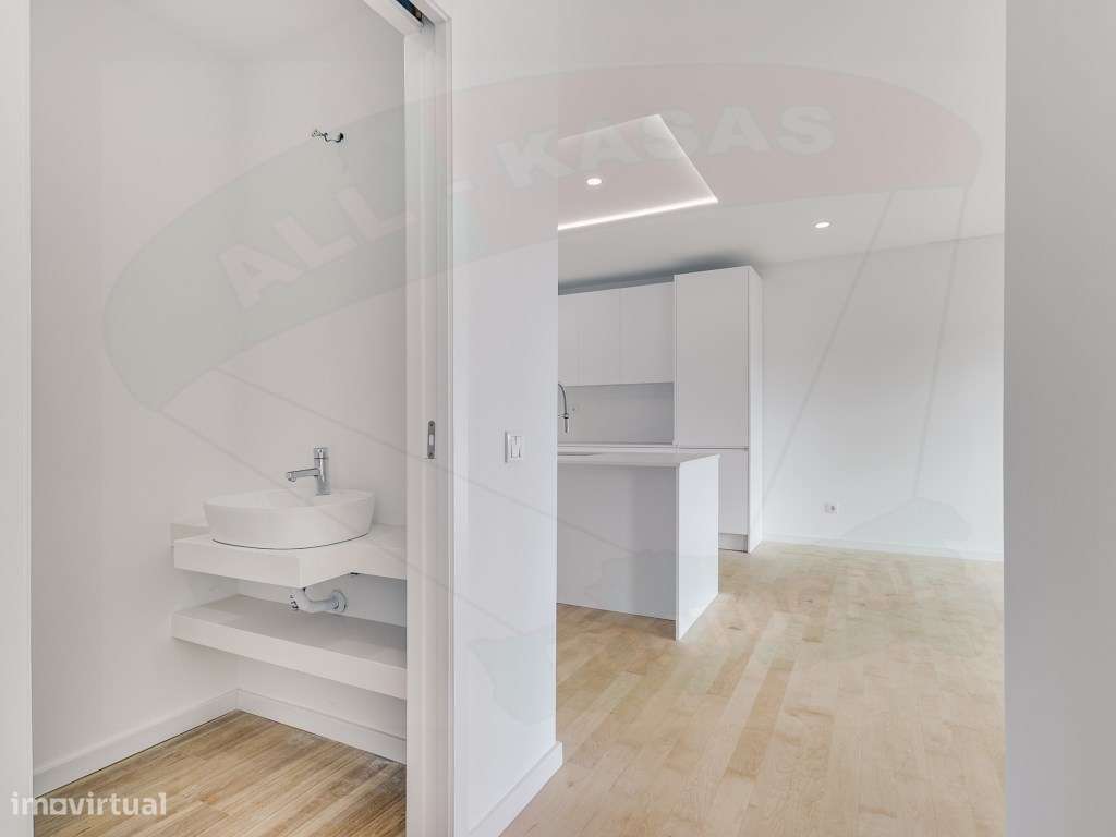 Moradia T3, a ESTREAR com Piscina em Famões, Odivelas: O seu Oásis!-16