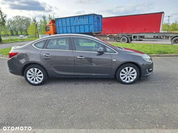 Opel Astra 1.4 Turbo Automatik 150 Jahre - 10