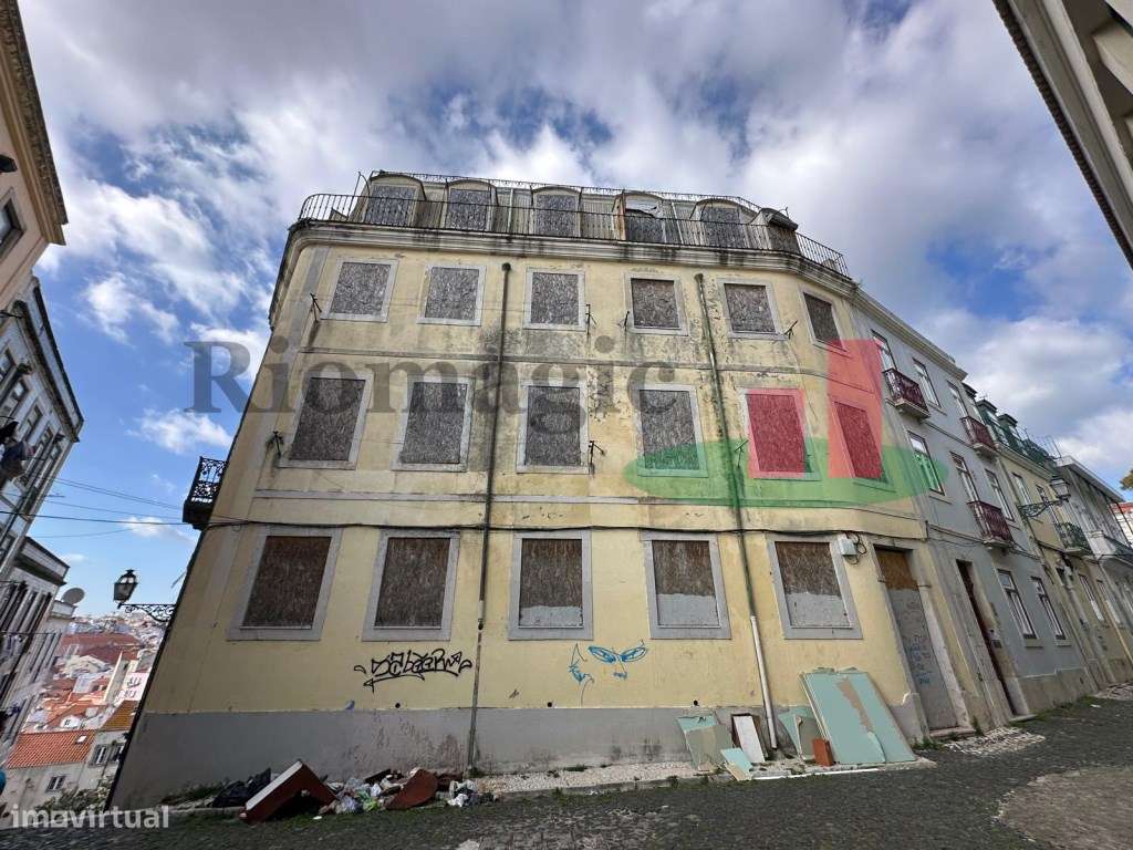 Prédio de 5 pisos para recuperar no Castelo em Lisboa - Grande imagem: 2/9