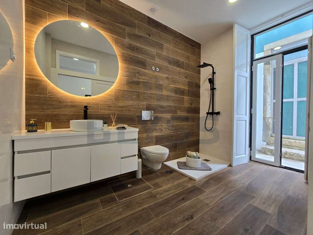 Apartamento T3, em Remodelação Total situado em Benfica, *Oferta da...-17