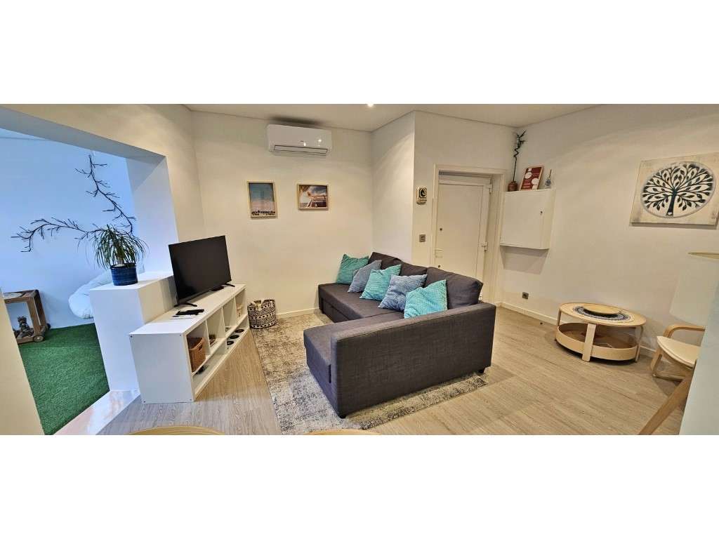 Andar Moradia T2 em Frente à Praia de Angeiras - Grande imagem: 2/16