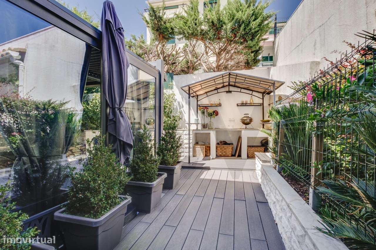 Moradia T3+1 com Terraço e Garagem em Albarraque, Rio de Mouro - Grande imagem: 3/39