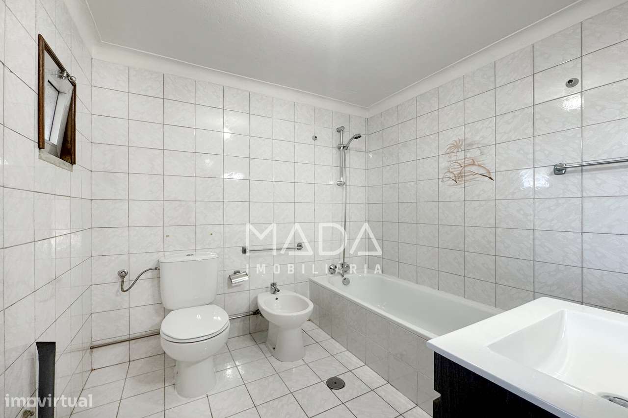 Moradia T2 individual c/480m2 de terreno e anexos em Escudeiros, Braga-14