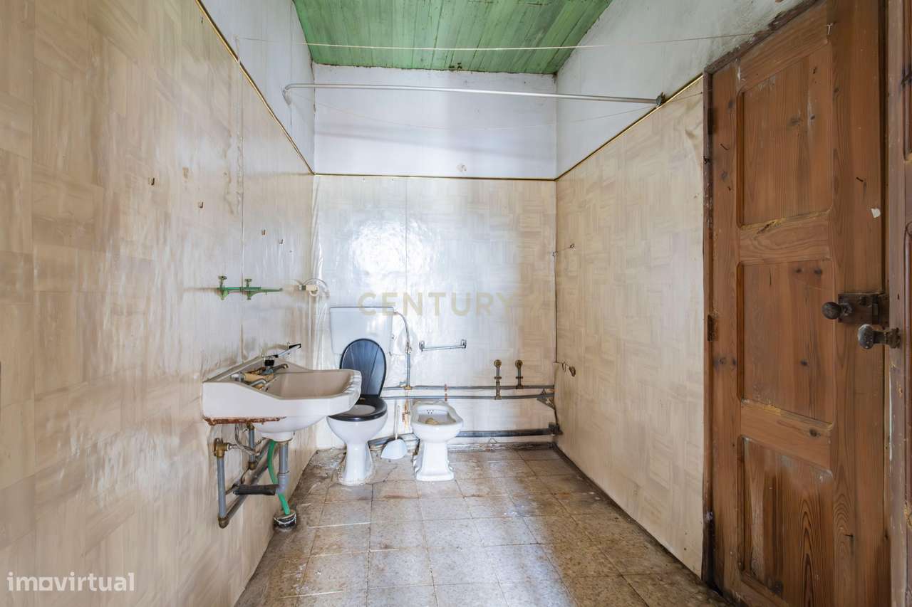 Moradia com Potencial de Reabilitação ou Projeto de Construção-10