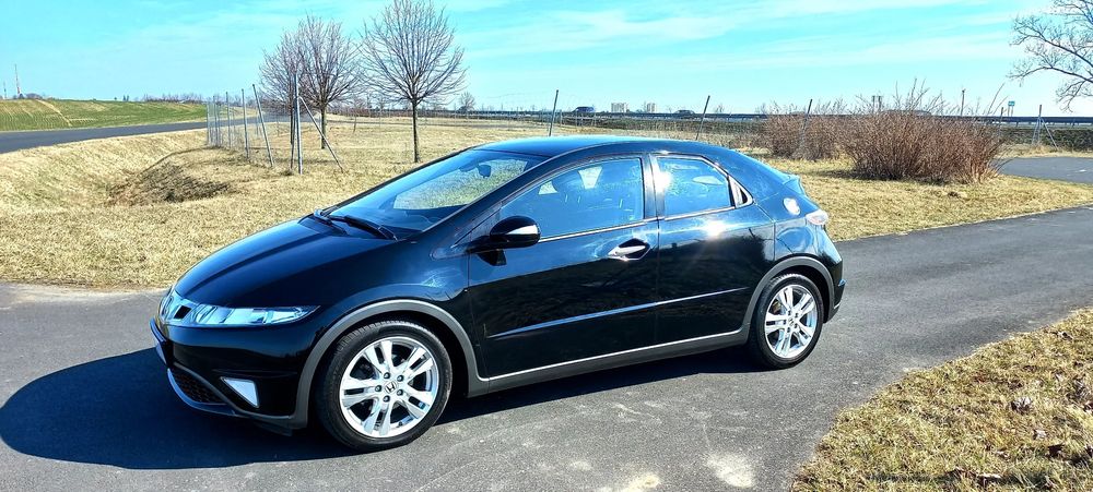 Honda Civic VIII 1.8i-VTEC Executive 2009