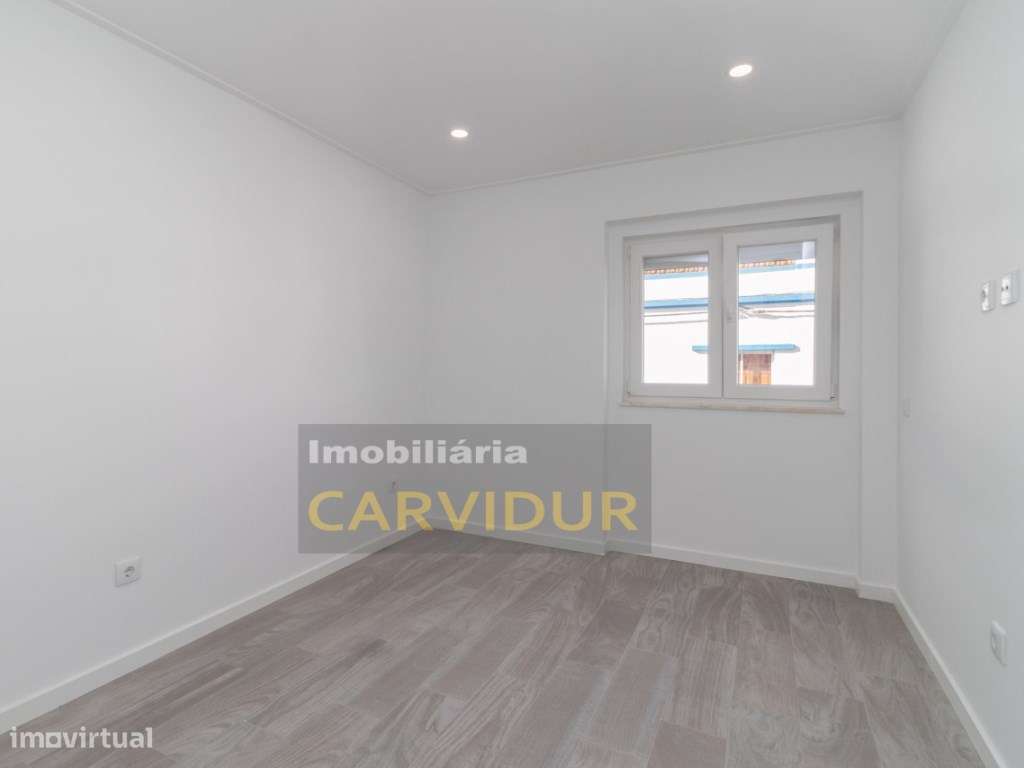 Apartamento T1 totalmente remodelado com quintal-4