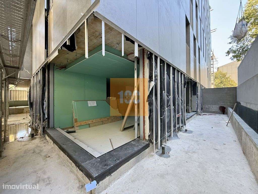 Apartamento T4 novo nas Antas-18