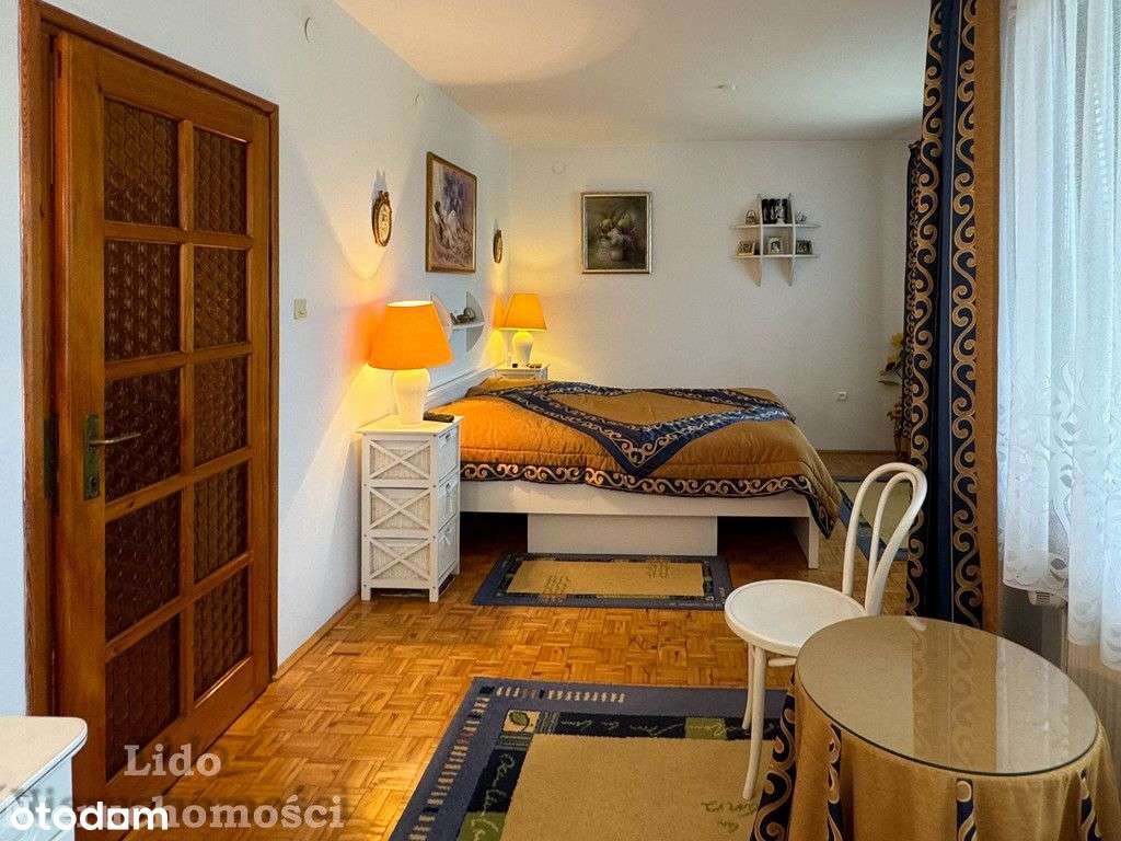 Dom w atrakcyjnej lokalizacji-12