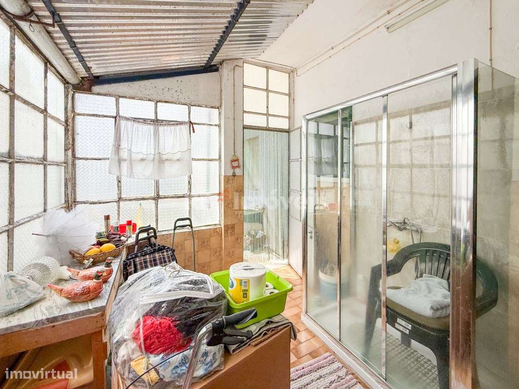 Apartamento T2 a nível do rés do chão com logradouro no centro do E...-8