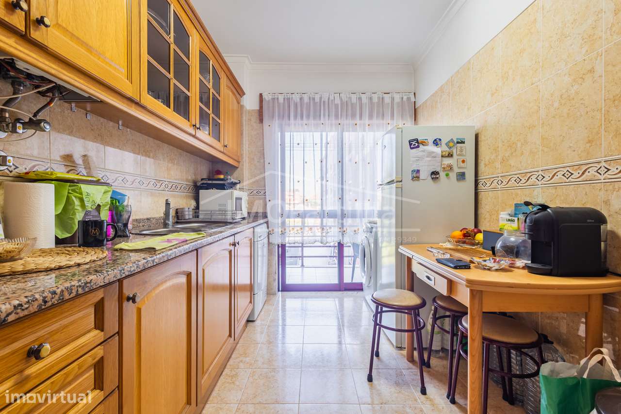 Apartamento T2 no Casal de Cambra-3