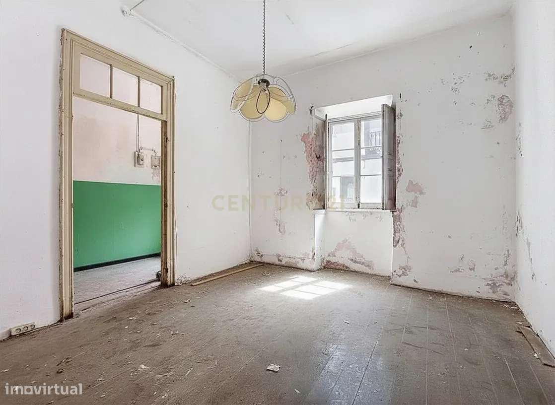 Entre a Cidade e o Mar: Moradia com Elevado Potencial | São Roque, Pon-2