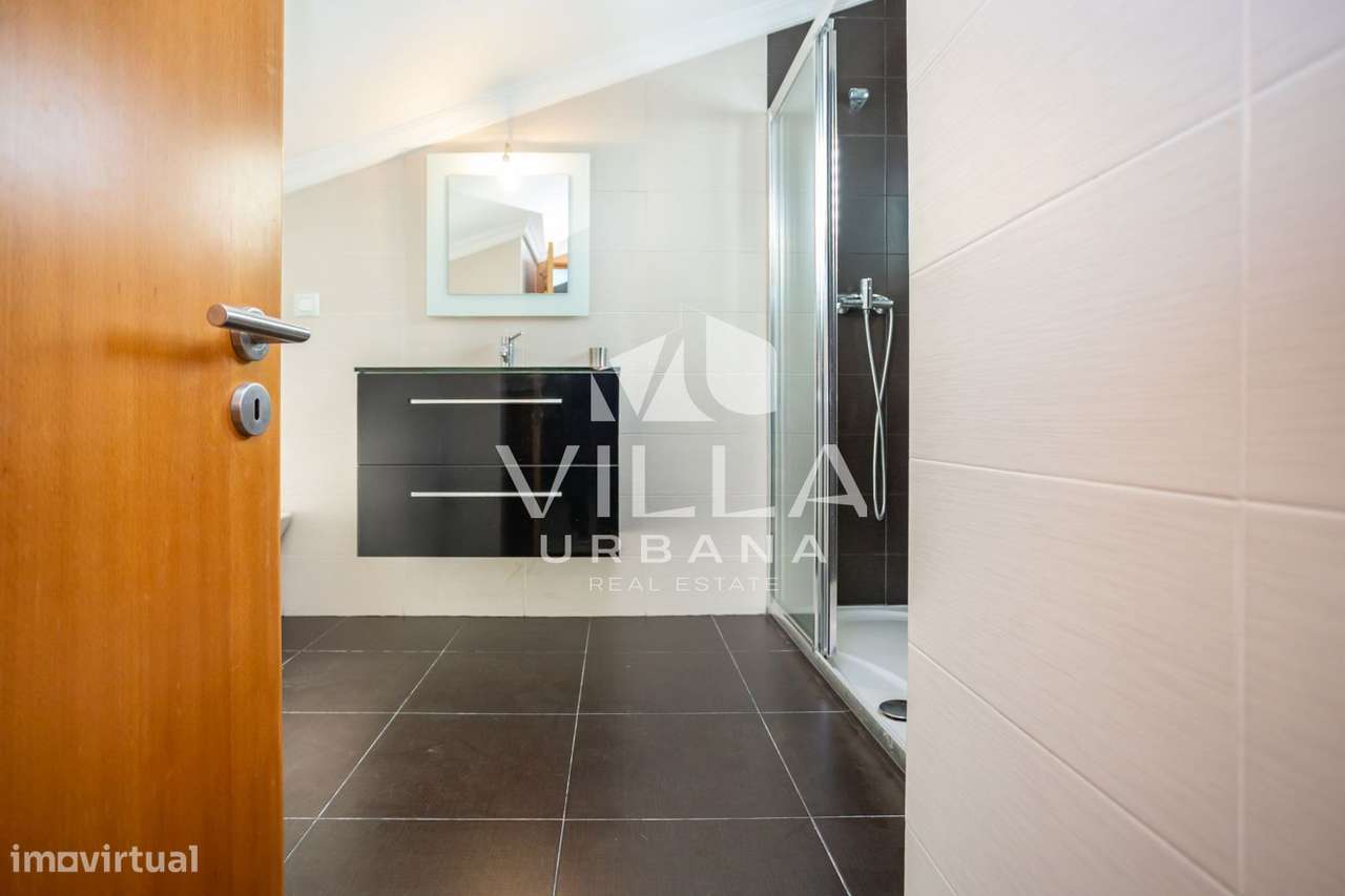 Moradia T3+1 Isolada com Jardim e Excelentes Áreas | Quinta do Anjo-56