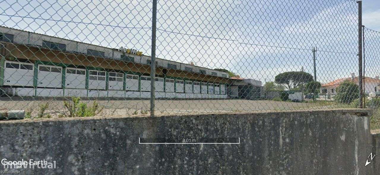 Armazéns industriais / Entreposto comercial na zona da Grande Lisboa-1