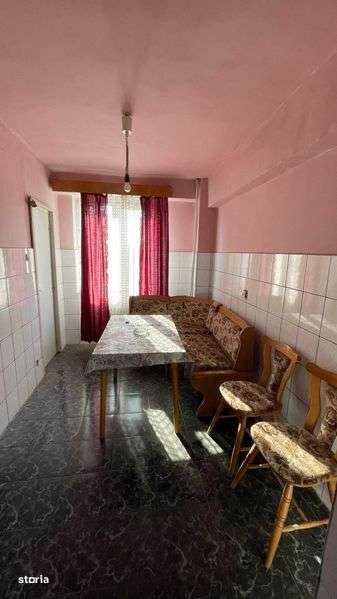 Vand apartament cu 3 camere decomandat - Imagine principală: 4/8