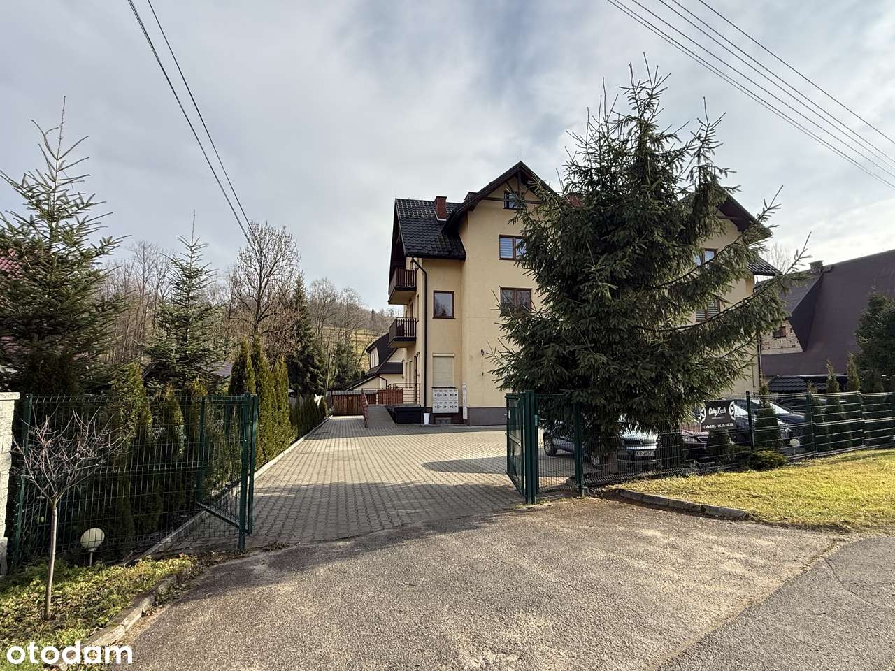 Dwupoziomowy apartament z kominkiem i parkingiem, 3 km. od Chochołowa.-15