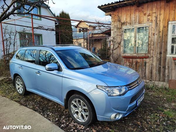 Mitsubishi Outlander 2.0 4WD Plug-In Hybrid - 5