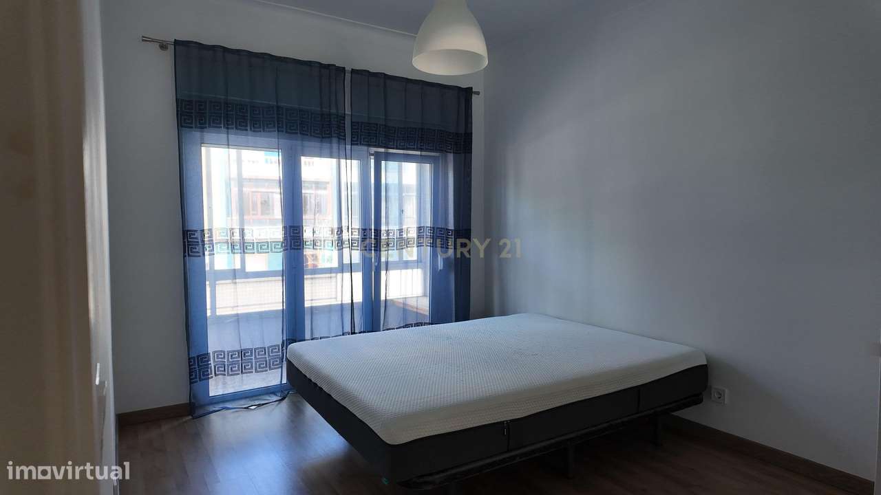 Apartamento Renovado T3 com Varanda na Costa da Caparica, Almada - Grande imagem: 5/28