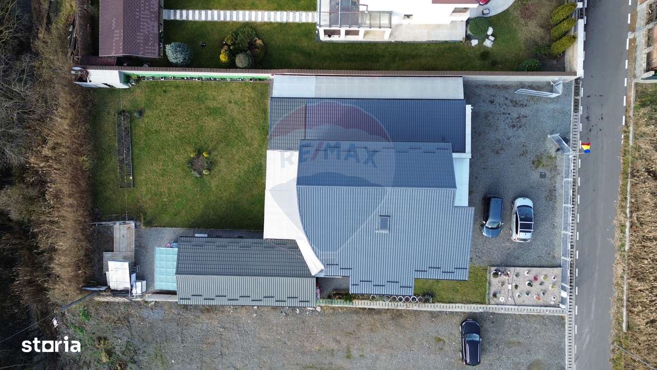 Casa / Vila cu 7 camere de vanzare in Chinteni-1