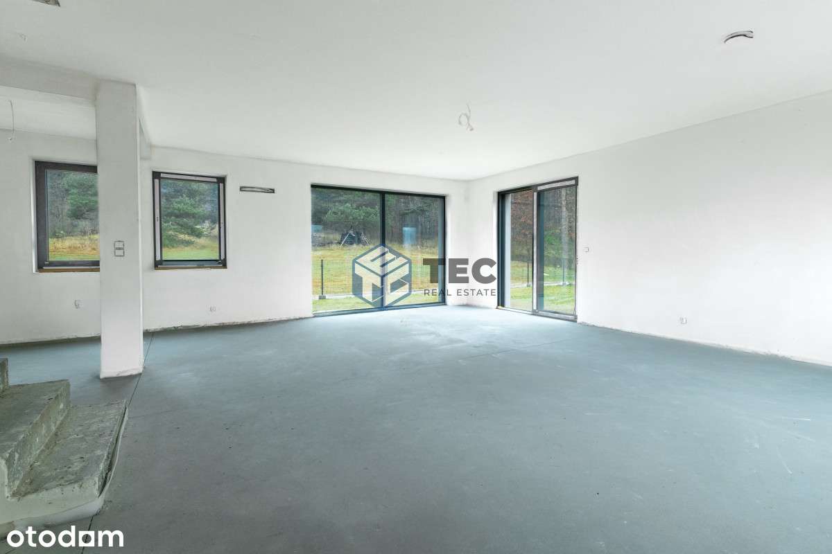 Dom wolnostojący z własnym lasem i działką 10 arów-11