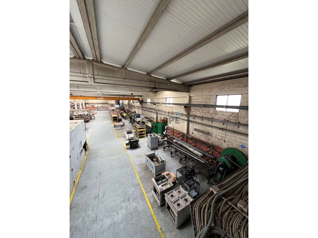 Armazém 3114 m2 | Barcarena | Junto à CREL e IC19 | Oportunidade! - Grande imagem: 5/19