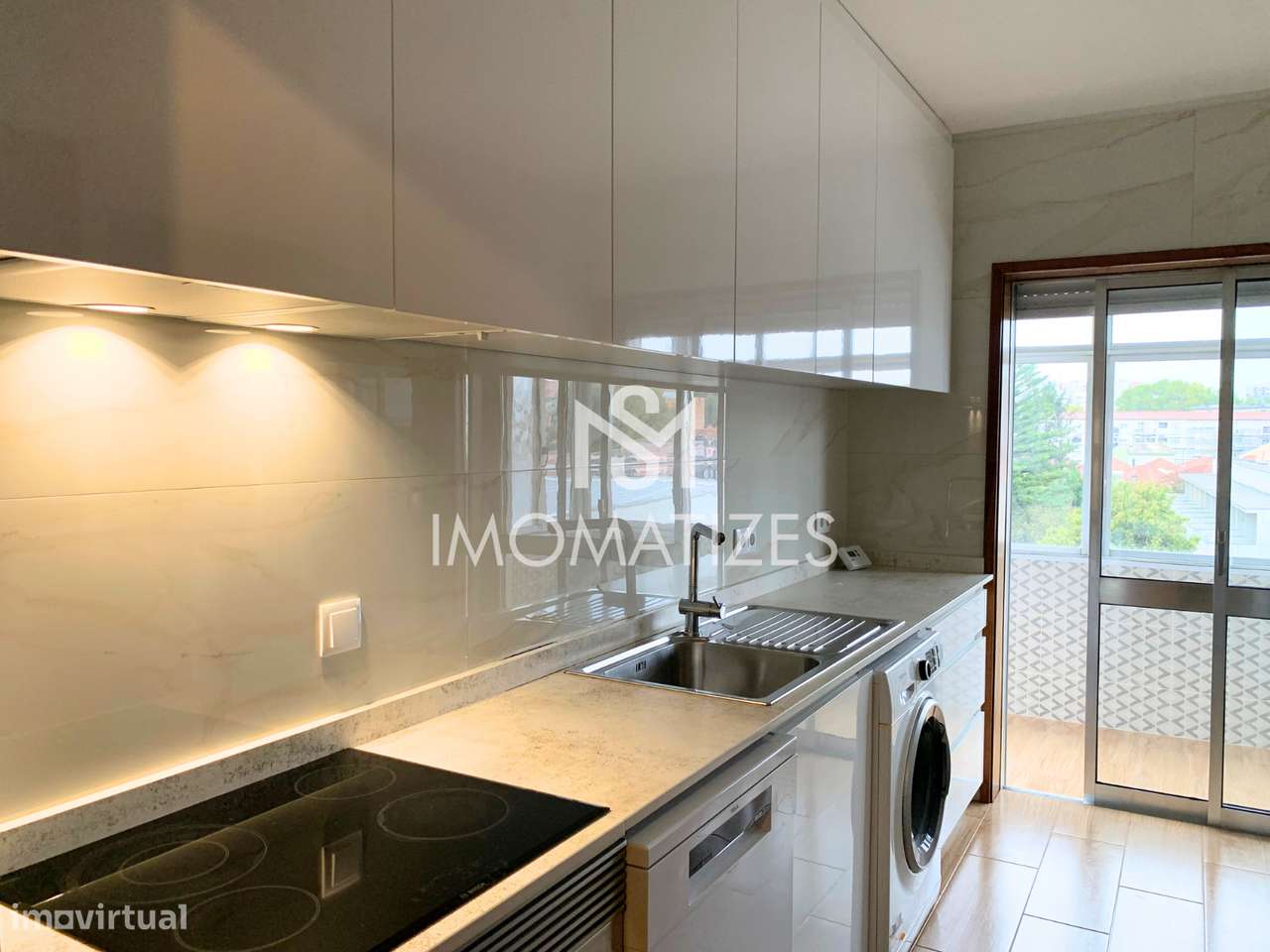 Apartamento T3 com Garagem e Terraço – Ramalde, Porto-3